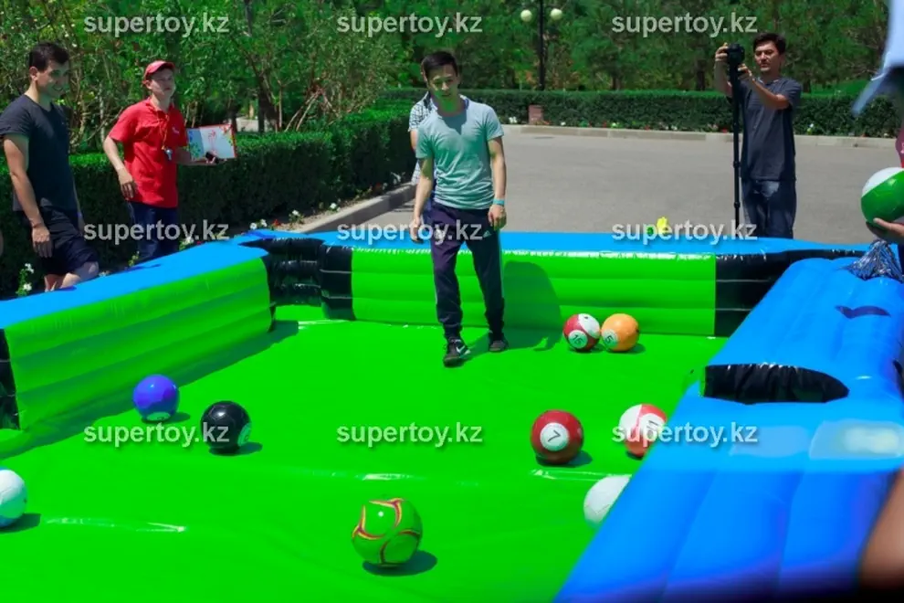 Надувная игра Футбольный бильярд